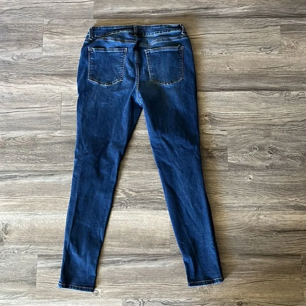 Maurices Distressed Skinny Jeans‎